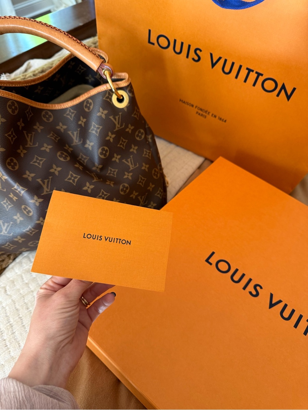 Louis Vuitton Brown Monogram Artsy MM  bag - Picture 8 of 14